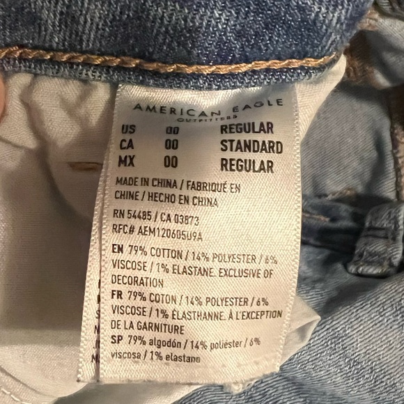 American Eagle Mom Jeans - Size 00 (Light Blue Wash) stretch - Picture 5 of 7